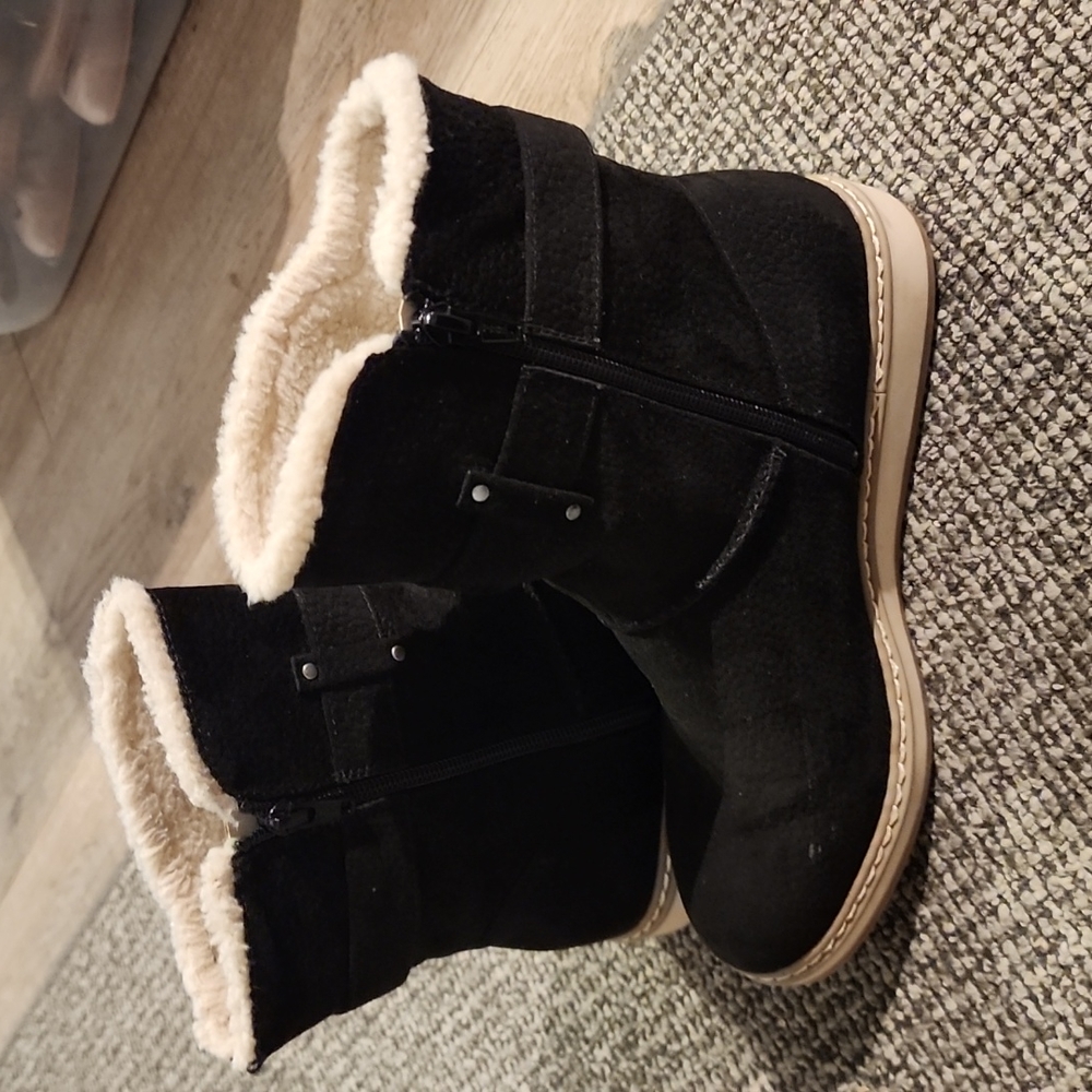 Womans White mountain faux fur boots black size 6 1/2 - Picture 6 of 8
